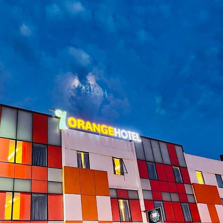 1 Orange Hotel Klia & Klia2 Sepang Exterior foto