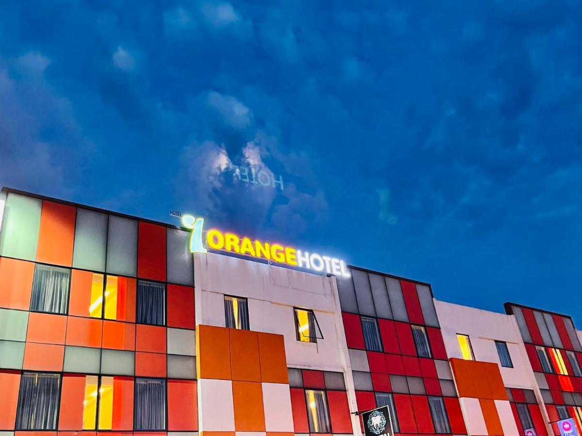1 Orange Hotel Klia & Klia2 Sepang Exterior foto