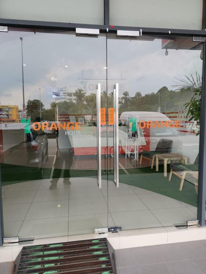 1 Orange Hotel Klia & Klia2 Sepang Exterior foto